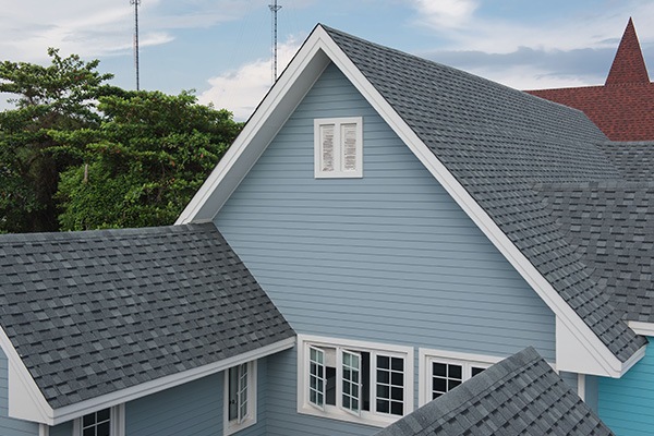 How To Clean Roof Shingles: The Dos And Don’ts